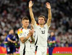 乐鱼体育-曼联险胜丹麦，穆勒关键制胜